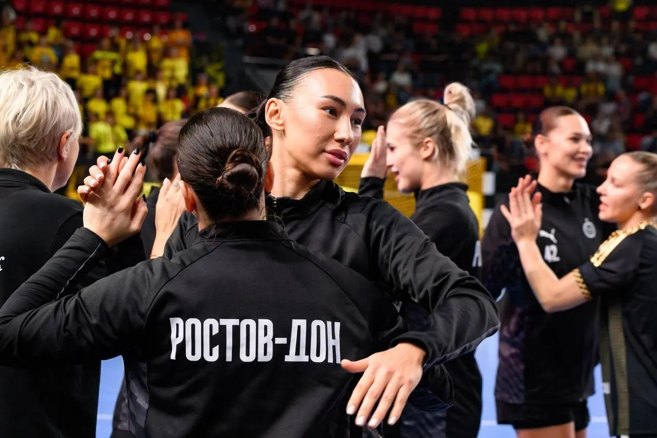 Ростов-Дон одержал победу над Астраханочкой в гостях со счётом 36:28, оформляя четвёртую победу подряд.
