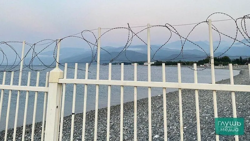 Россияне совершают меньше поездок внутри страны, чем за рубеж; 92 млн поездок по России и 30 млн выездов за границу в прошлом году, рост по сравнению с 2024 годом.