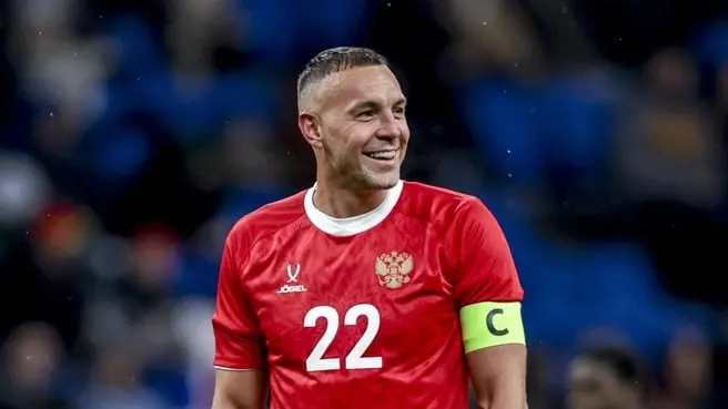 38-летний форвард Артём Дзюба остаётся без команды после ухода из тольяттинского клуба; эксперты и блогеры спорят, нужен ли он ростовскому клубу.