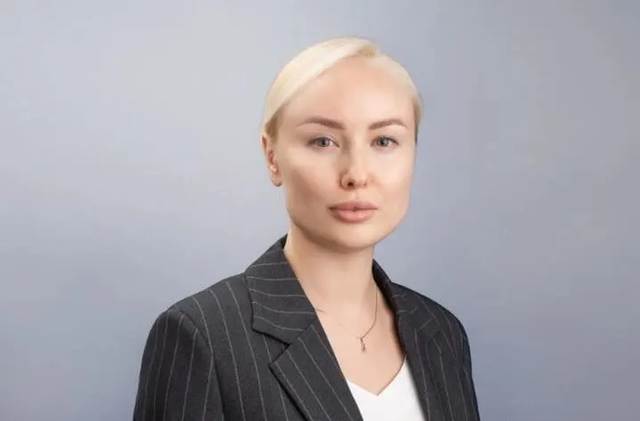 35-летняя Анна Сафонова возглавит региональную статистическую службу; у неё экономическое образование и богатый управленческий опыт.