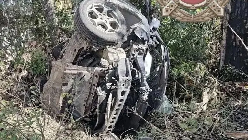 24-летний водитель на автомобиле Ford Focus погиб при съезде с дороги возле села Кривуши; на месте работают полицейские, устанавливаются обстоятельства.