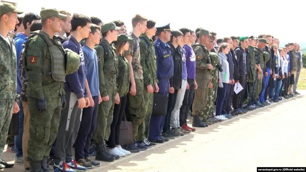 Оценки по ОБЖ все чаще становятся основанием для отказа от военной службы и направления призывников на альтернативную гражданскую службу.