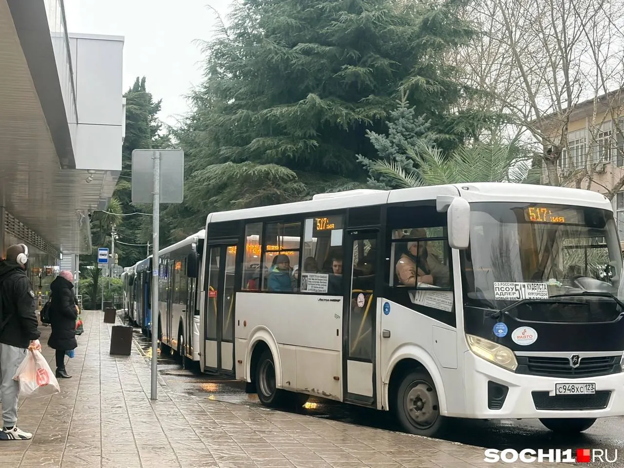 Стоимость проезда в автобусах города-курорта вырастет с 1 октября из‑за подорожания топлива, ГСМ и запасных частей, а также расходов на техобслуживание и ремонт.