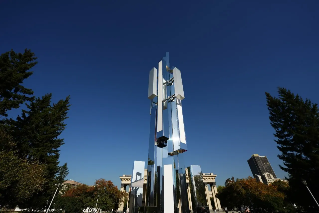 Коммерческий запуск сетей 5G стартовал: в Москве, Санкт-Петербурге и других крупных городах появились первые сети пятого поколения; расширение продолжается по регионам.