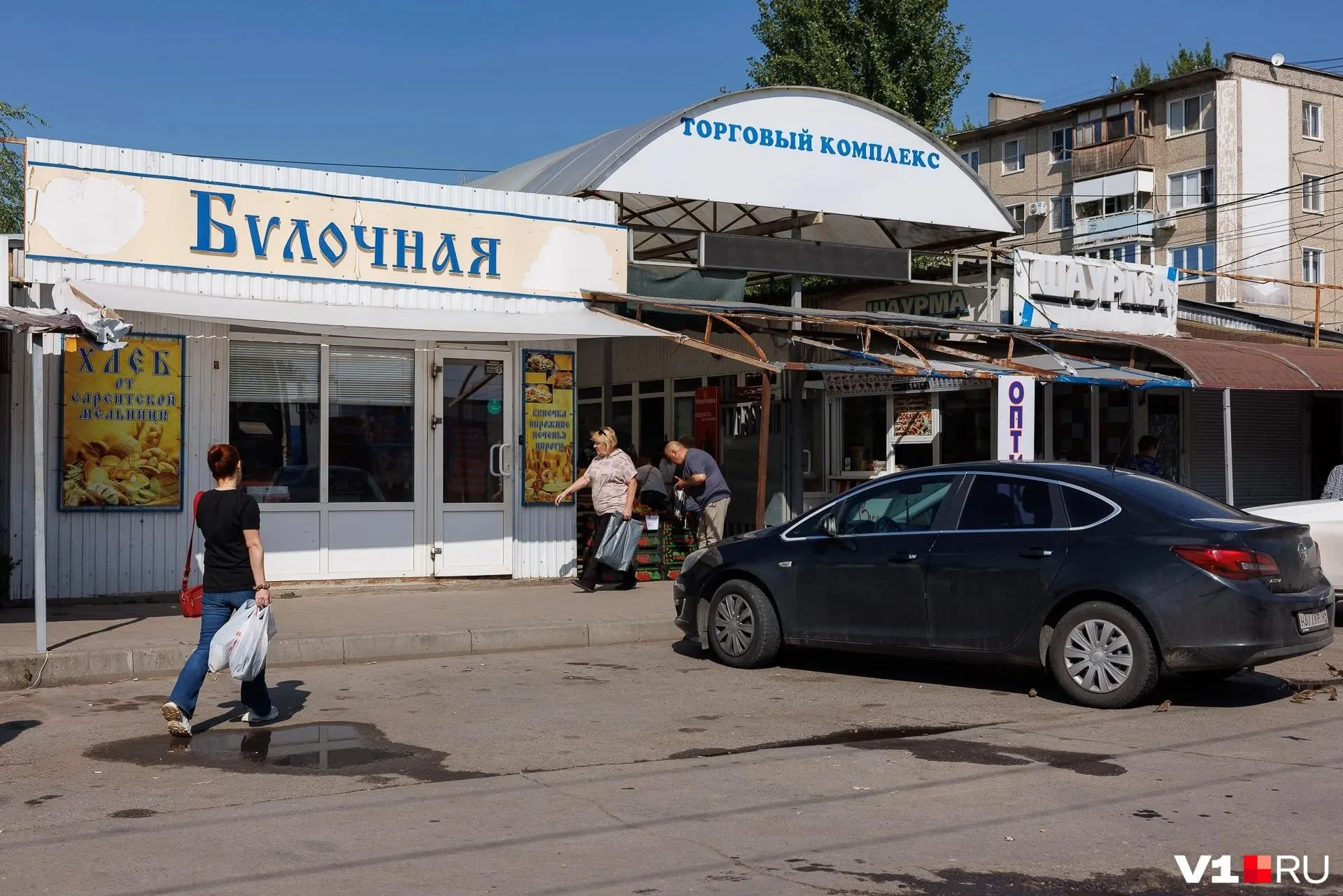 Продавцы рынка сообщили, что к ним пришли судебные приставы и потребовали освободить помещения и территории в течение трех дней, иначе рынок будет принудительно освобожден.