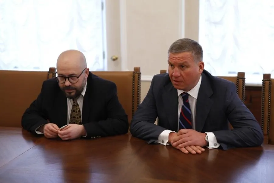 Правительство включило в перечень 27 активов, национализированных у бизнесменов в разных регионах, и запланировало их продажу через ПСБ на аукционах и через публичное предложение.