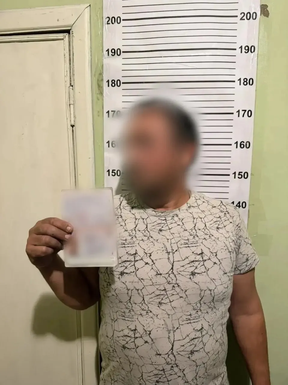 Правоохранительные органы провели масштабную операцию в Ростовской области, проверив более 1800 мест проживания и пребывания, а также свыше 2,5 тысяч представителей ромской диаспоры. Выявлено 412 административных правонарушений и несколько уголовных дел.