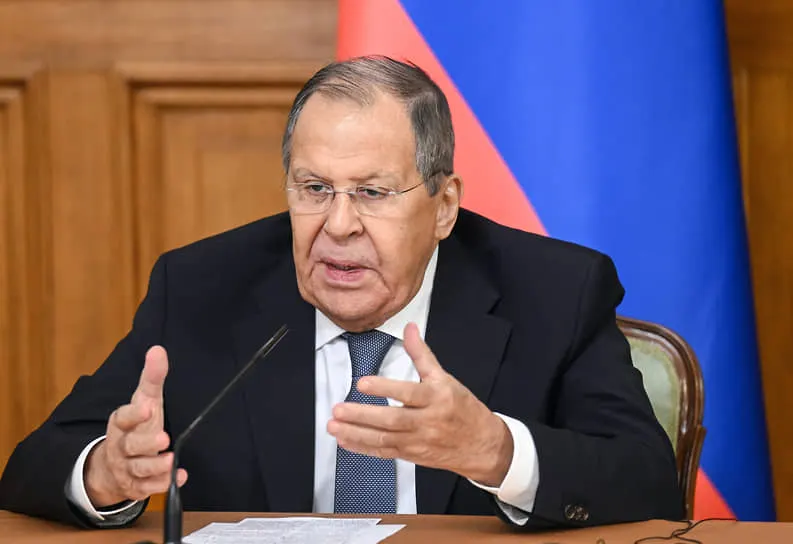 Глава МИД сообщил на встрече с редакторами африканских СМИ, что информационная война вокруг спецоперации на Украине будет продолжаться и обостряться.