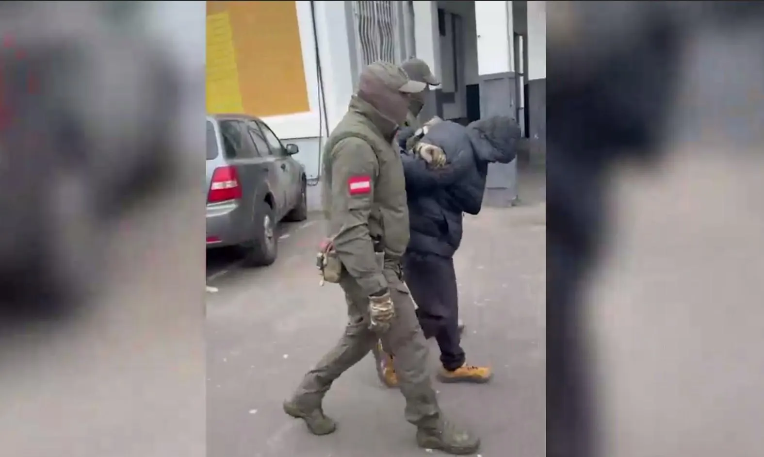 Задержан 47-летний мужчина по делу о расчленении женщины и убийстве её дочери; предполагаемого обвиняемого планируют доставить в Москву.