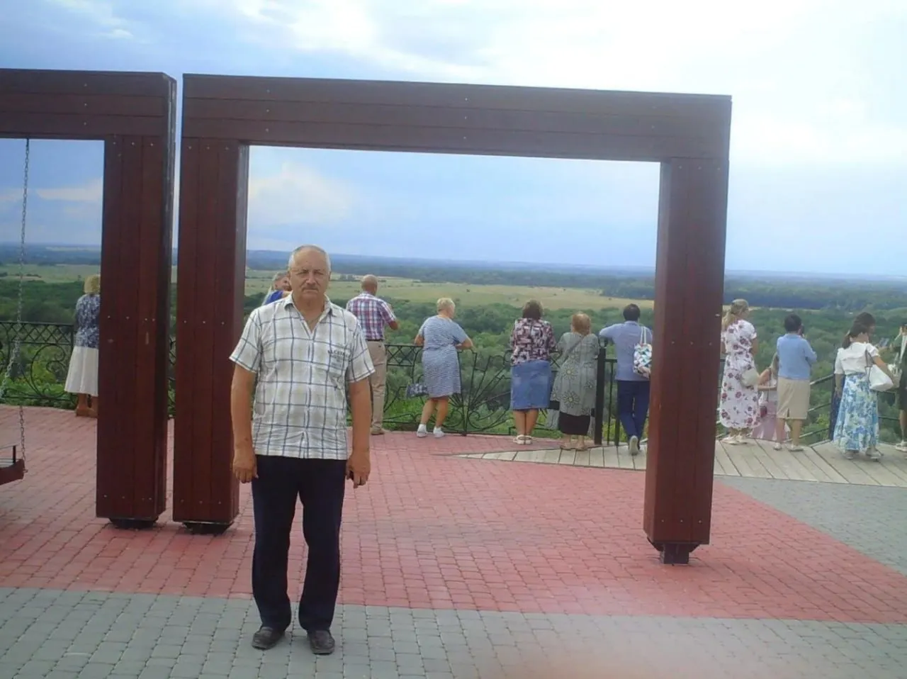67-летний волгоградский общественный деятель арестован по делу о трёх эпизодах распространения военных фейков по мотивам политической ненависти; дело направлено в Дзержинский районный суд Волгограда.