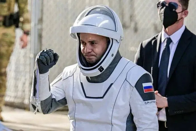 Президент подписал указ 30 октября 2026 года; космический полёт на МКС в составе Crew-11 завершился, Платонов провёл около 30 научных экспериментов за 166 суток на орбите.