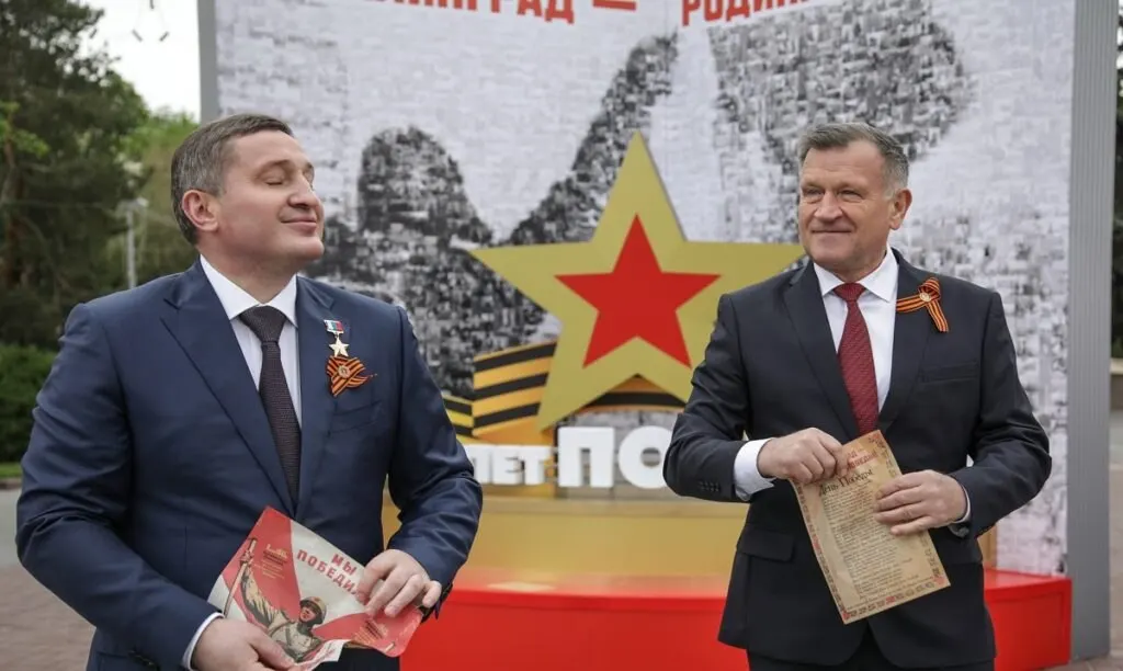 Несколько бывших волгоградских чиновников дали показания на губернатора Андрея Бочарова и его зама по делу о смене регоператора обращения с отходами. Расследование подчеркивает взаимосвязи между региональным бизнесом и властью.