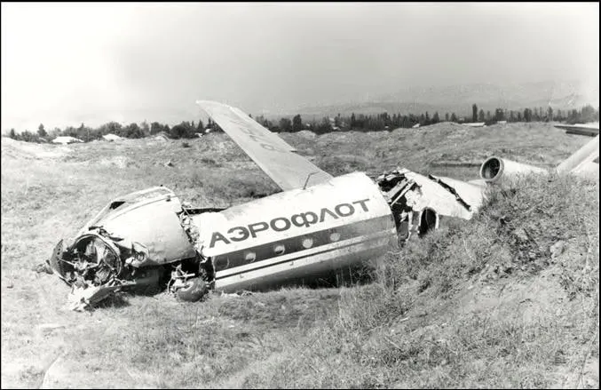 В 1978 году самолёт Як-40, выполнявший рейс из Волгограда в Тбилиси, потерпел аварию на посадке у Волгограда. Пострадали 25 пассажиров и все четверо членов экипажа, погибших нет.