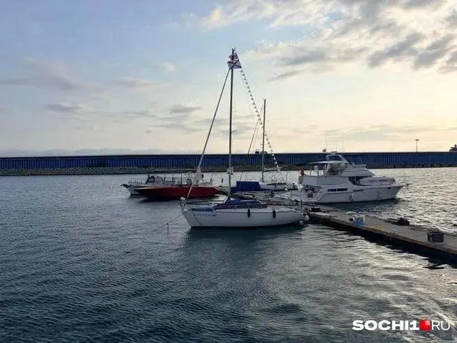 Учебные стрельбы в Сочи проходят как на суше, так и в море; к портам Морскому и Имеретинскому добавлено село Ахштырь.