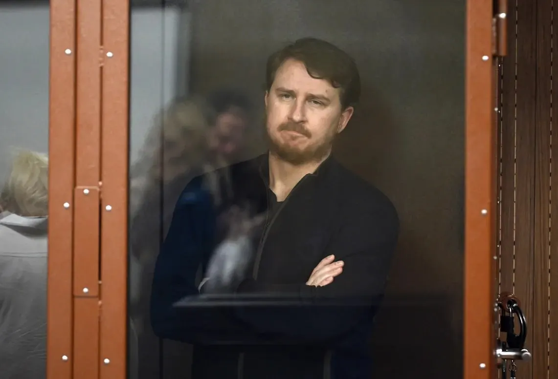 Бывшего градоначальника Сочи и его супругу признали виновными в получении взяток, растрате и легализации преступных доходов; суд назначил 15 и 9 лет соответственно.