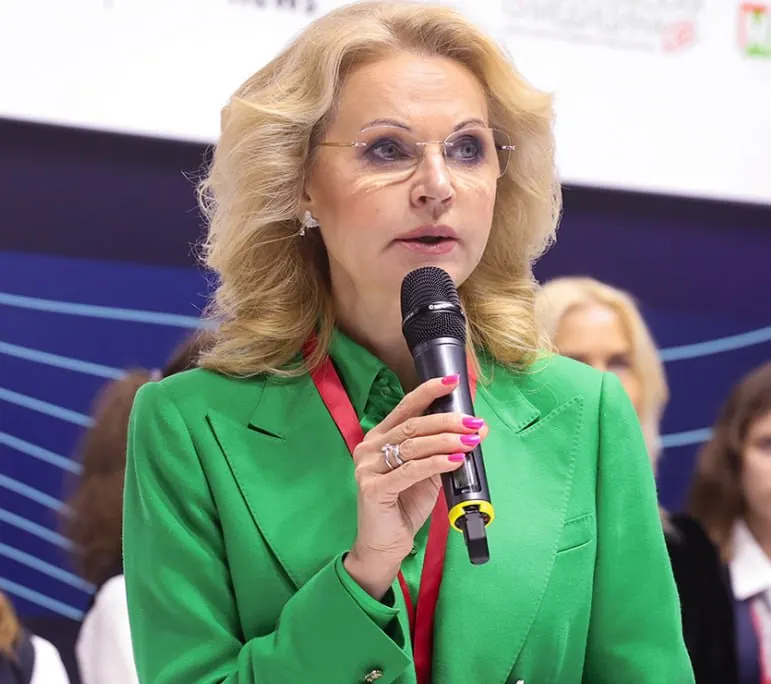 Голикова предложила включить китайскую литературу в школьную программу России и расширить списки обязательной литературы, чтобы продвигать литературное наследие обеих стран.